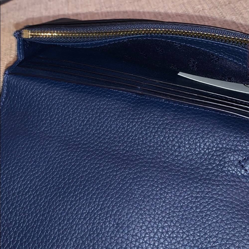 Tory Burch Britten Smartphone Wallet Royal Navy - Picture 13 of 16